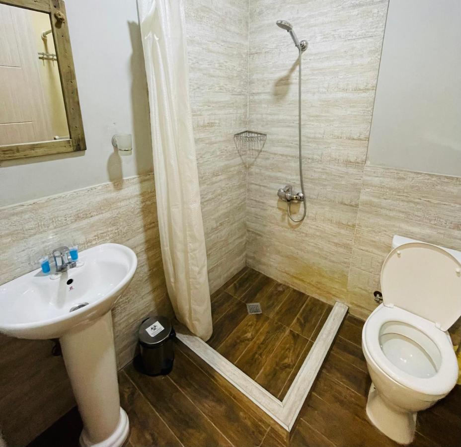 Book Hotel Tbilisi Eksteriør bilde